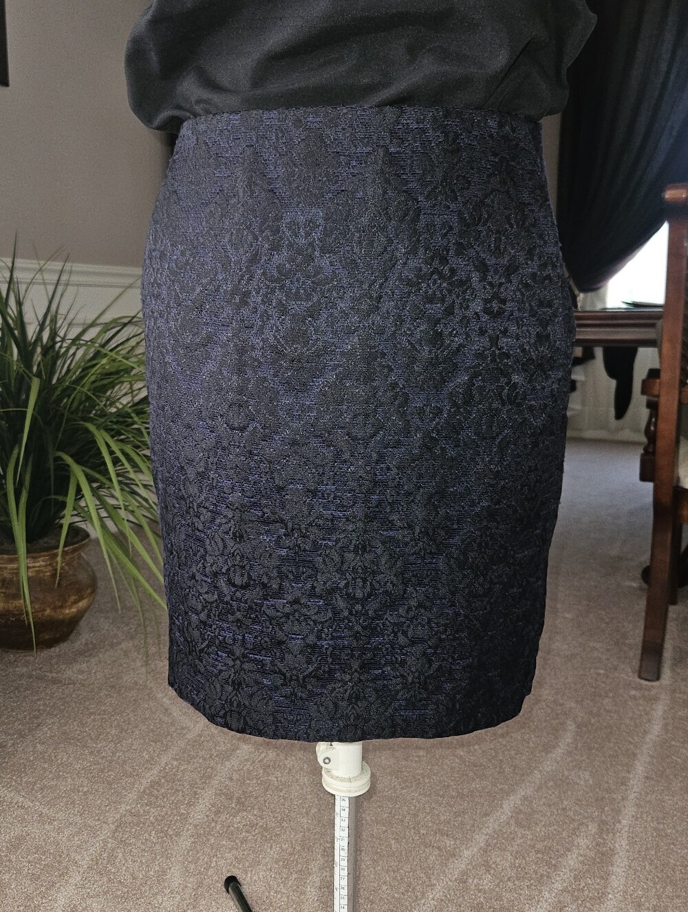 BANANA REPUBLIC Dark Navy Brocade Pencil Skirt Sz 4